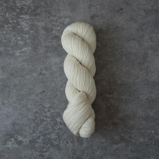 Knomad Clover DK undyed