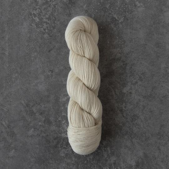 Knomad Soleil fingering undyed